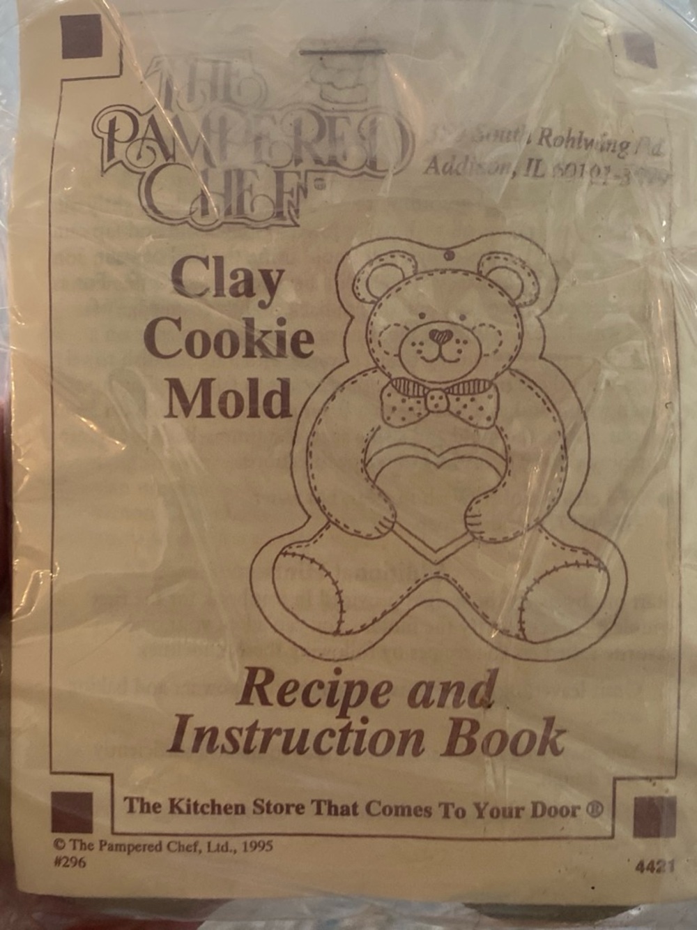 Vintage 1995 retired The Pampered Chef Clay teddy bear Cookie Mold- never opened